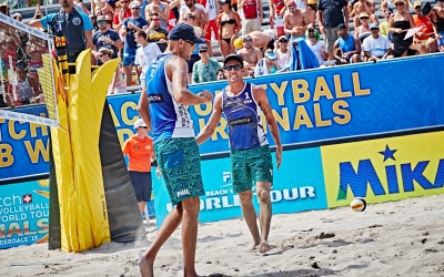 Dalhausser and Lucena jump from wild cards to favorites in Florida